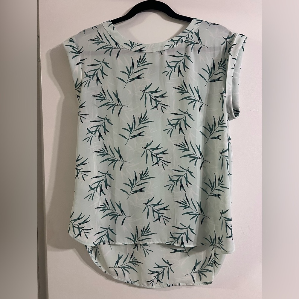 Ann Taylor Factory Top - Picture 2 of 3